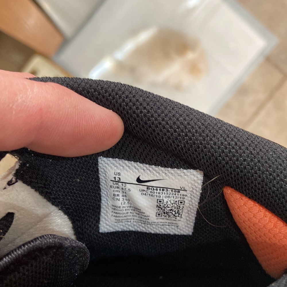Football cleats - Picture 2 of 5